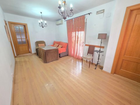 First photo of the property