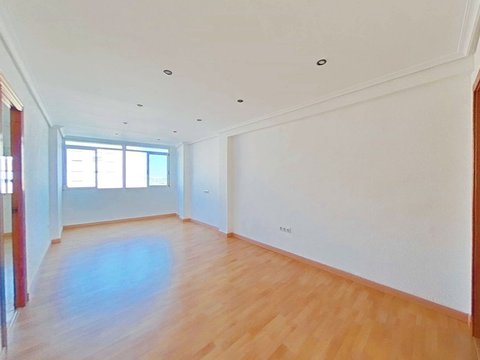 First photo of the property