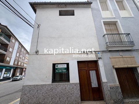 First photo of the property