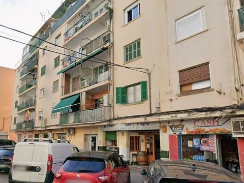 First photo of the property