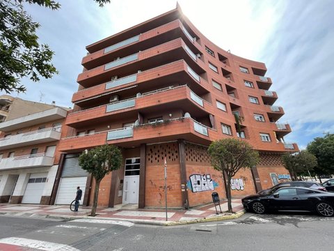 First photo of the property