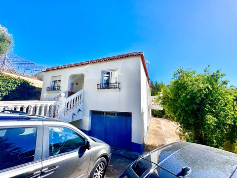 First photo of the property