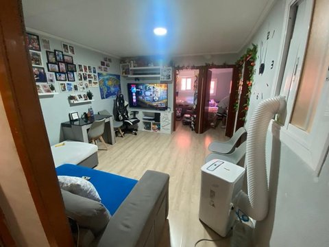 First photo of the property