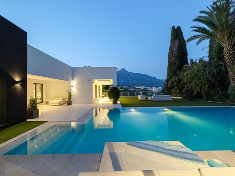7-bedroom freehold villa in Marbella — photo 1 of 5