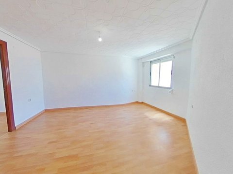 First photo of the property