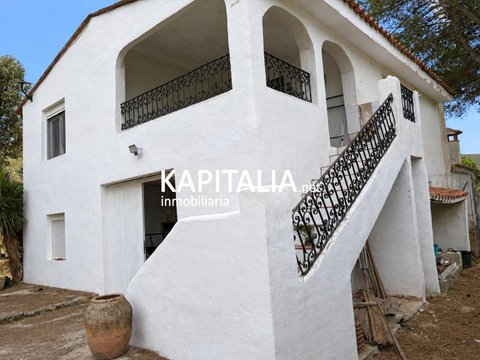 First photo of the property
