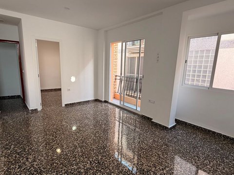 First photo of the property
