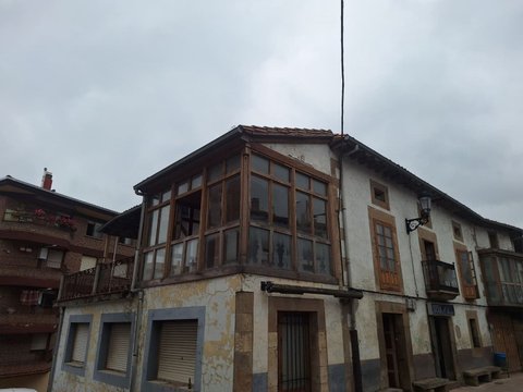 First photo of the property
