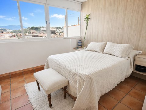 First photo of the property