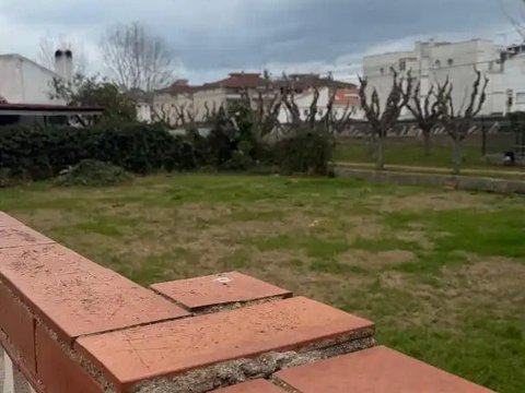 First photo of the property