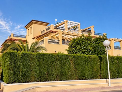 First photo of the property