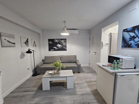 First photo of the property