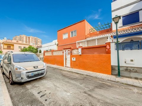 4-bedroom freehold villa in Las Palmas de Gran Canaria — photo 1 of 1