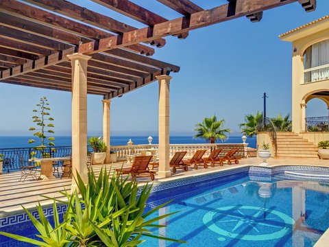 7-bedroom freehold villa in Andratx — photo 1 of 5