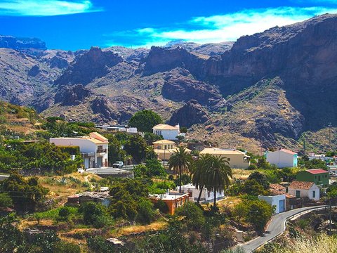 2-bedroom freehold villa in San Bartolomé de Tirajana — photo 1 of 3