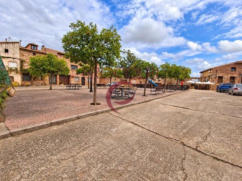 First photo of the property