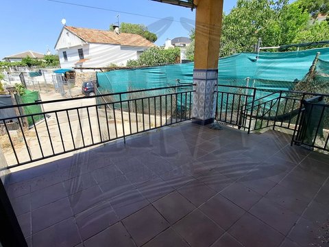 First photo of the property
