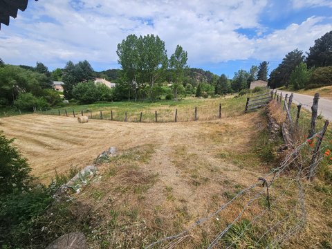 First photo of the property