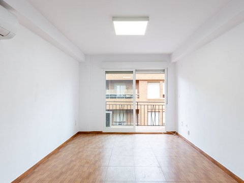 First photo of the property