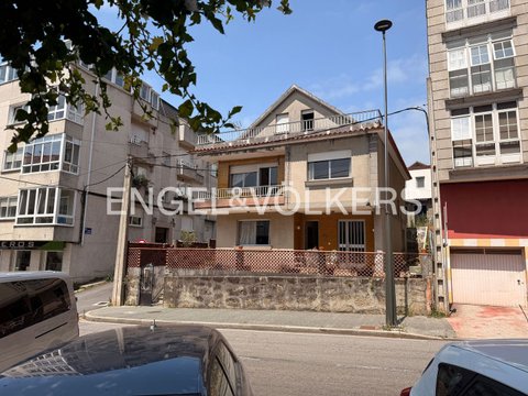 First photo of the property