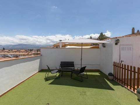First photo of the property
