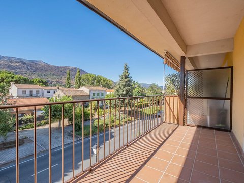First photo of the property