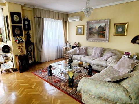 Перша фотографія об’єкта нерухомості