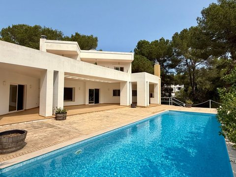 3-bedroom freehold villa in Ibiza — photo 1 of 5
