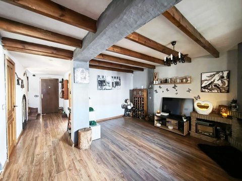 First photo of the property