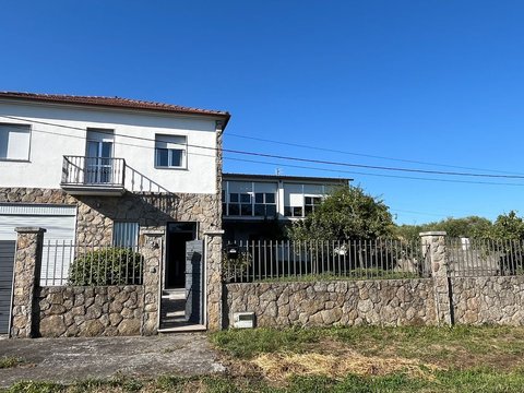 First photo of the property