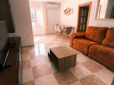 Fotografía del inmueble reportado: 800 €/mes — Granada, Granada