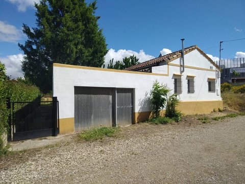 First photo of the property