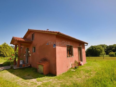First photo of the property