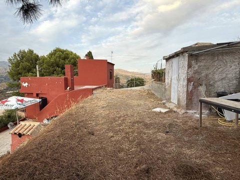 First photo of the property