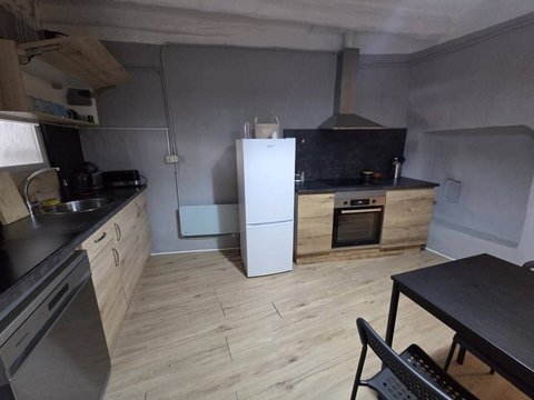 First photo of the property
