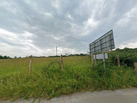 First photo of the property