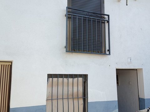 First photo of the property