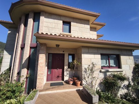 First photo of the property