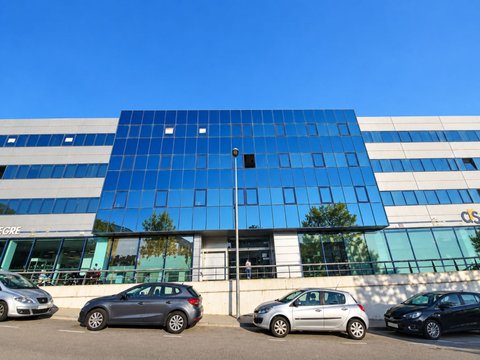 Kiinteistön ensimmäinen kuva