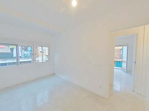 First photo of the property