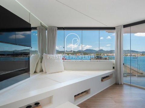 First photo of the property