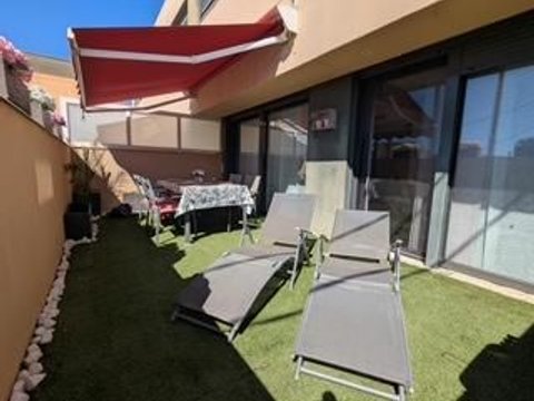 First photo of the property