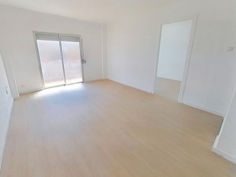 First photo of the property