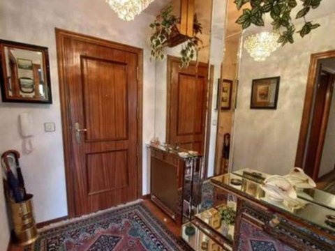 First photo of the property
