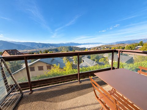 First photo of the property