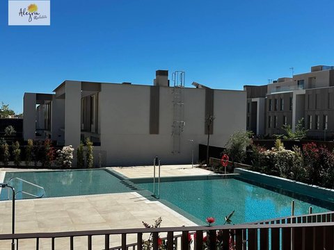 First photo of the property