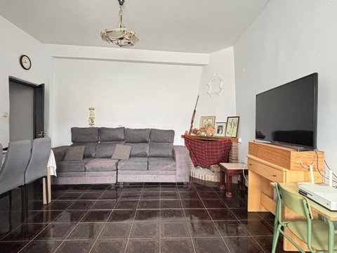 First photo of the property