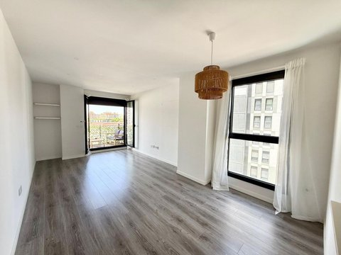 First photo of the property