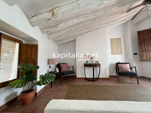 First photo of the property