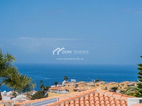 3-bedroom freehold villa in Adeje — photo 1 of 5